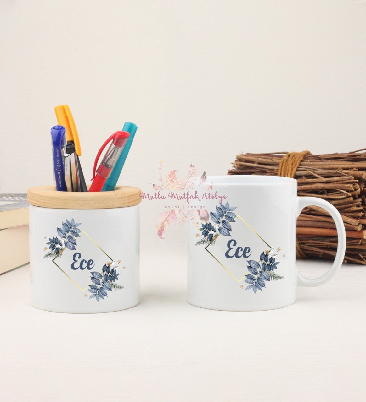 Kişiye Özel İsimli Çiçek Motifli Kalemlik ve Kupa Bardak