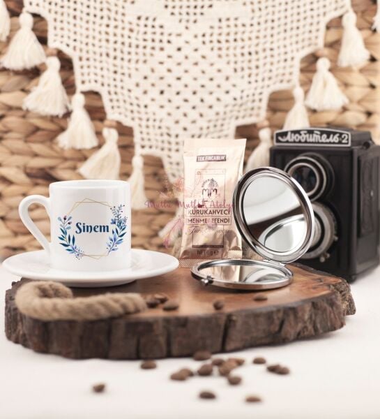 Kişiye Özel İsimli Çiçek Motifli Aynalı Kahve Fincanı