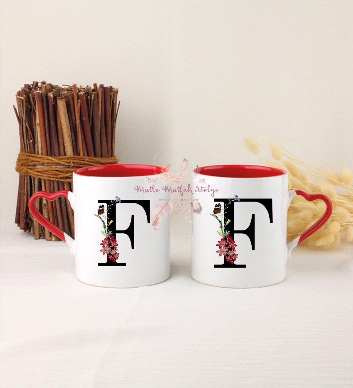 F Harfi Çiçek Desenli İkili Kırmızı Kalpli Kupa Bardak