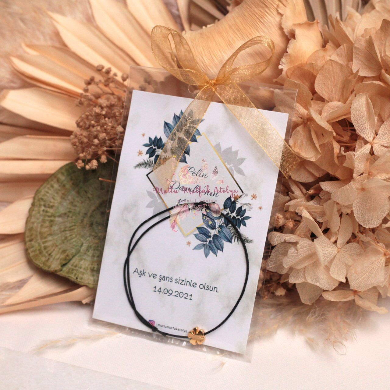 Hediyelik Şans Bilekliği Çiçek Desenli