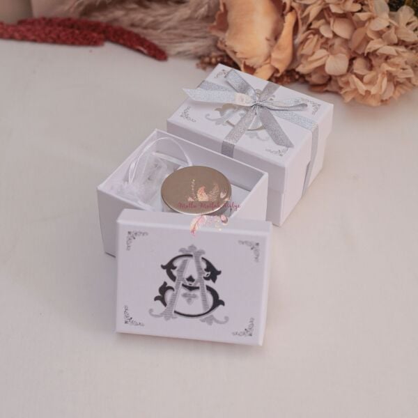 Kokulu Mum ve Draje Kutu Hediye Seti Varaklı Kutu