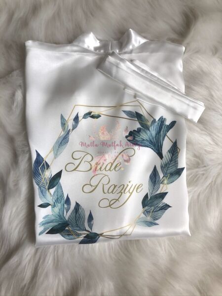 İsimli Baskılı Sabahlık Gold ve Yeşil Çiçekli Düz Kesim