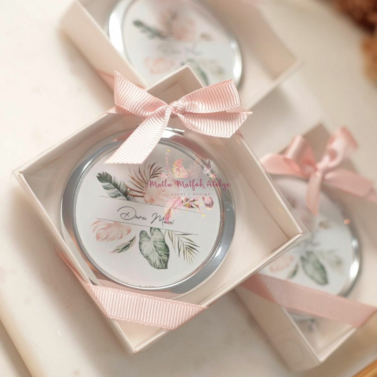 Hediyelik Kutulu Kapaklı Ayna