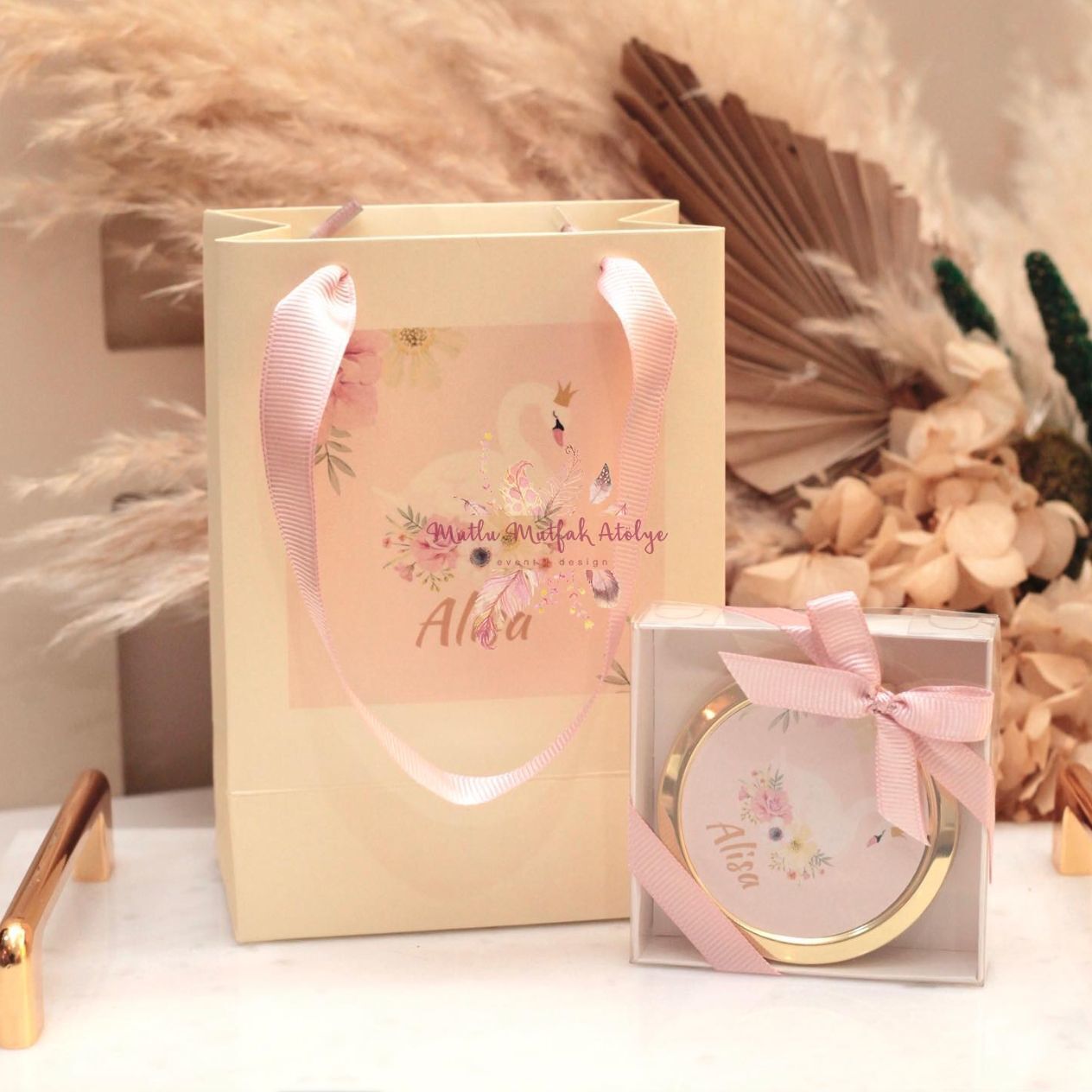 Hediyelik Kutulu Gold Ayna Ve Baskılı Karton Çanta Seti