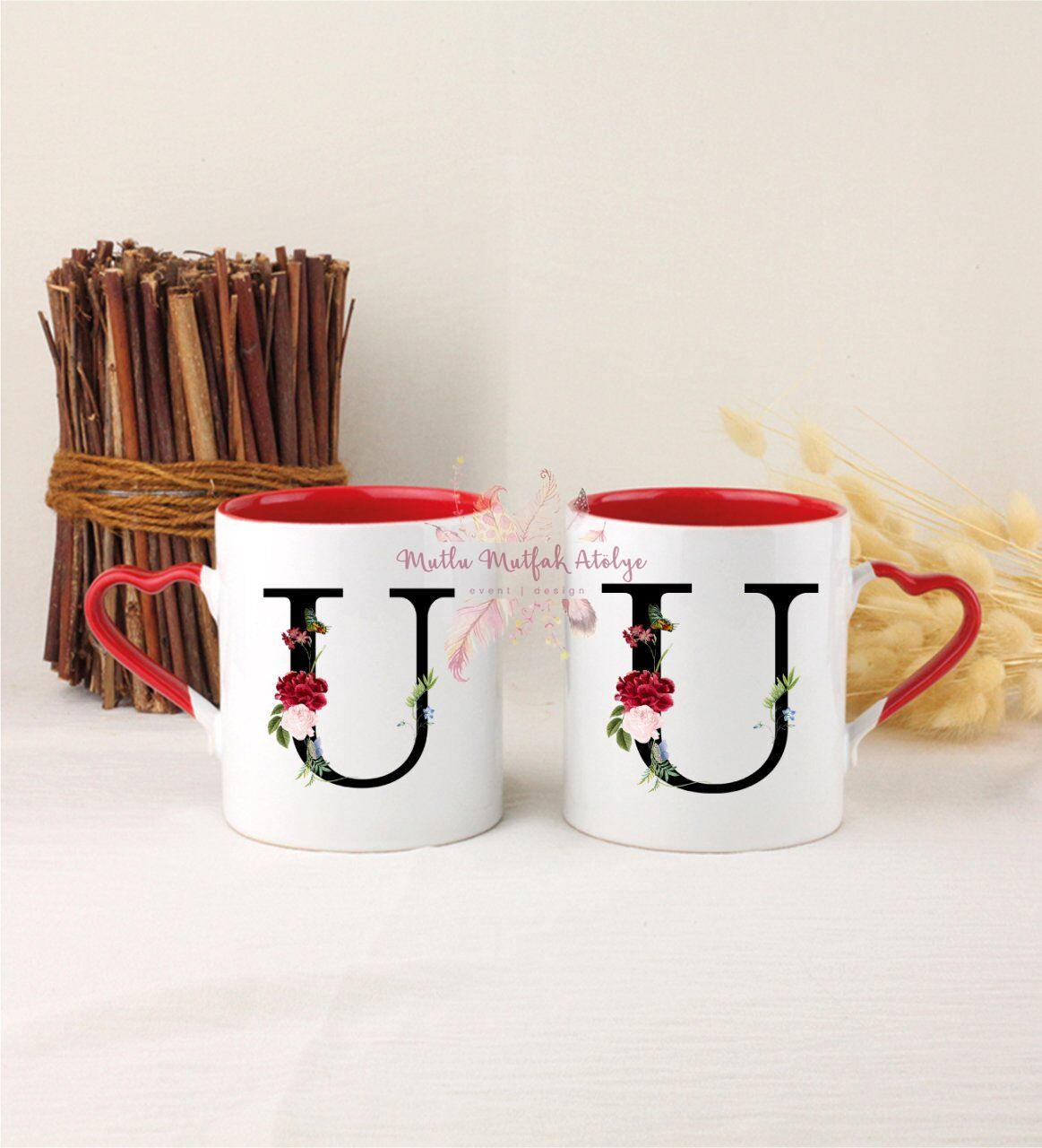 U Harfi Çiçek Desenli İkili Kırmızı Kalpli Kupa Bardak