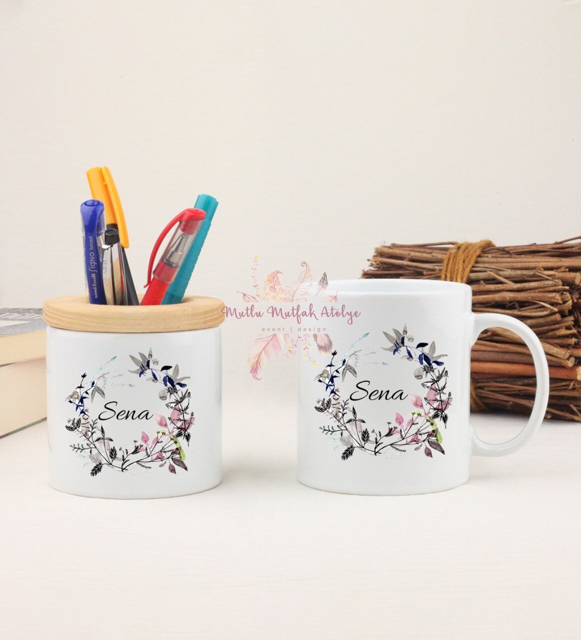 Kişiye Özel İsimli Çiçek Motifli Kalemlik ve Kupa Bardak