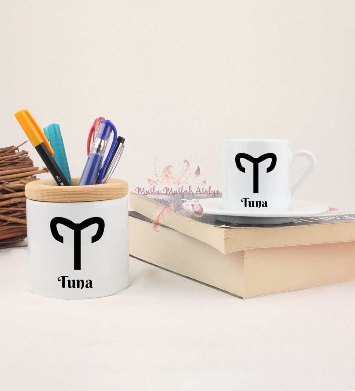 Kişiye Özel Türk Kahvesi Fincanı ve Kalemlik Seti Koç Burcu