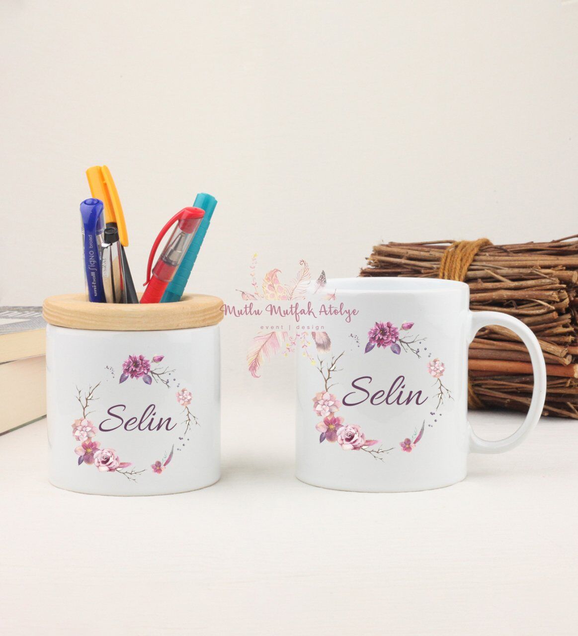Kişiye Özel İsimli Çiçek Motifli Kalemlik ve Kupa Bardak