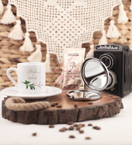 Kişiye Özel İsimli Çiçek Motifli Aynalı Kahve Fincanı