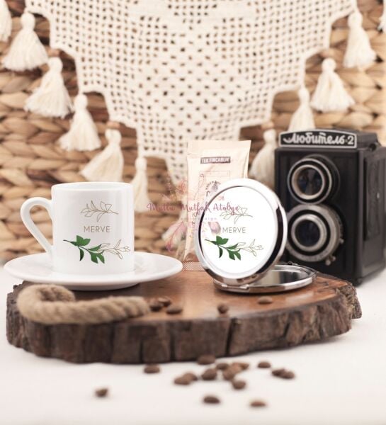 Kişiye Özel İsimli Çiçek Motifli Aynalı Kahve Fincanı