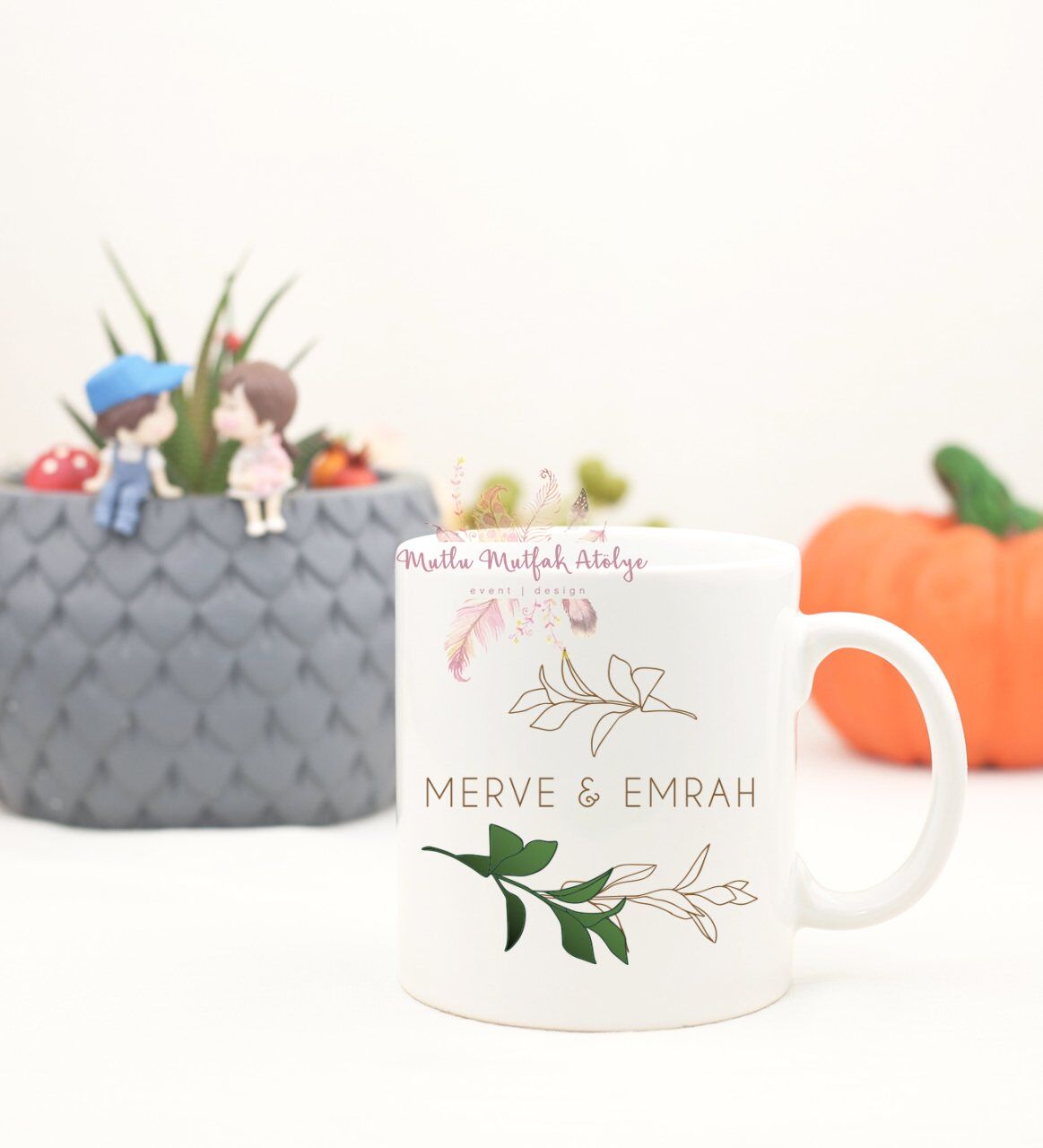 Kişiye Özel İsimli Çiçek Motifli Kupa Bardak