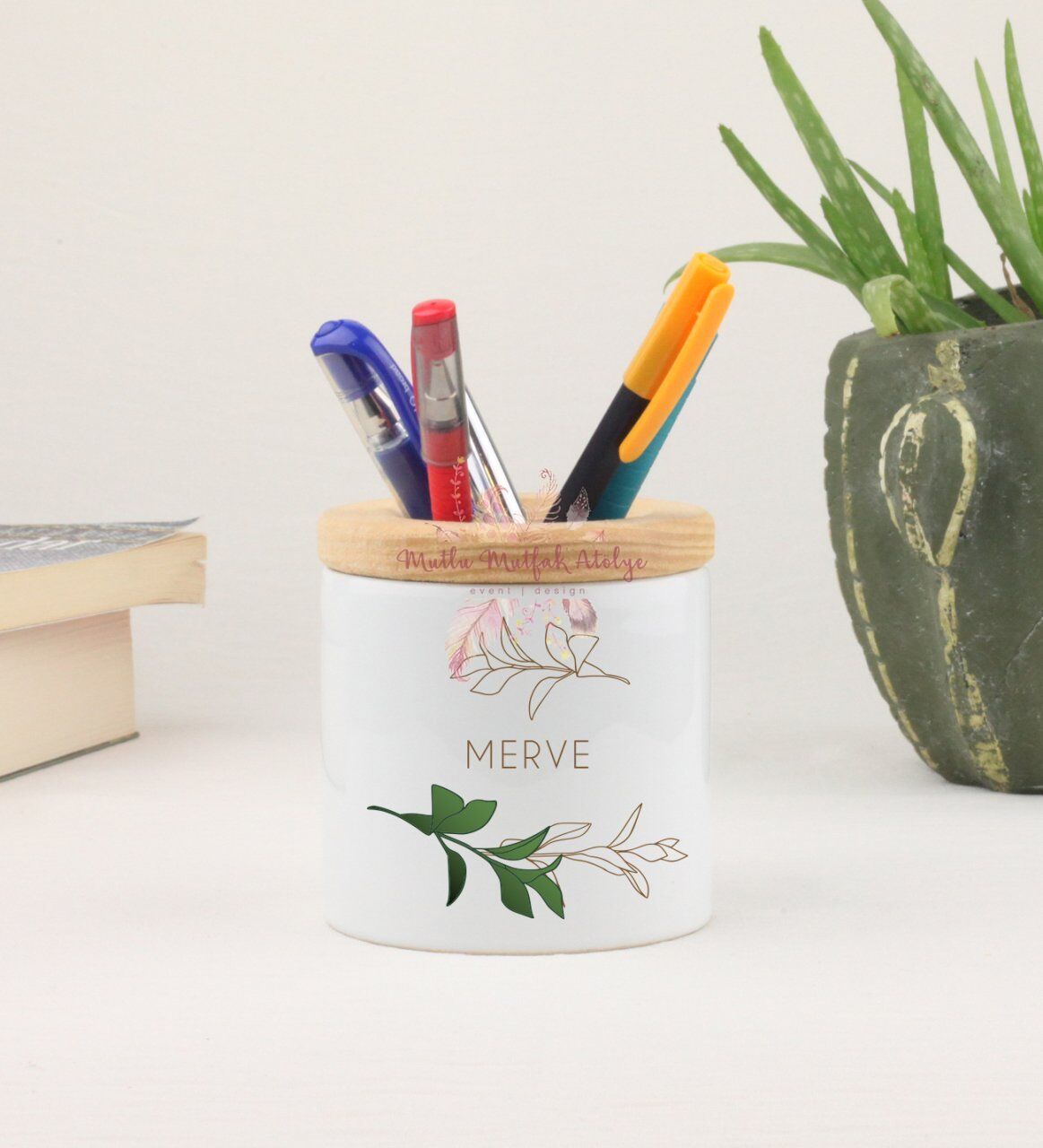 Kişiye Özel İsimli Çiçek Motifli Kalemlik
