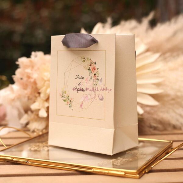 İsimli Karton Çanta