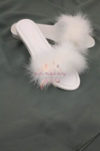 Beyaz Tüylü Gelin Terliği