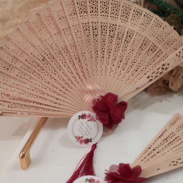 Süslenmiş Bordo Çiçekli Bambu Yelpaze Doğum Günü Hediyeliği