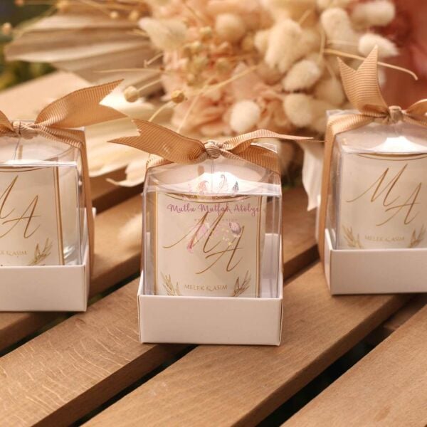 Hediyelik Kutulu Mum Çiçek Motifli