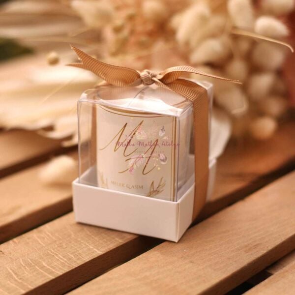 Hediyelik Kutulu Mum Çiçek Motifli