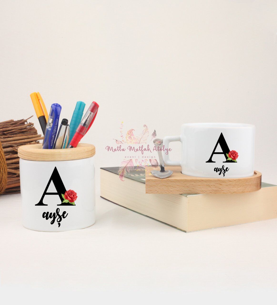 Kişiye Özel Ahşap Altlıklı Fincan ve Kalemlik Seti A Harfi