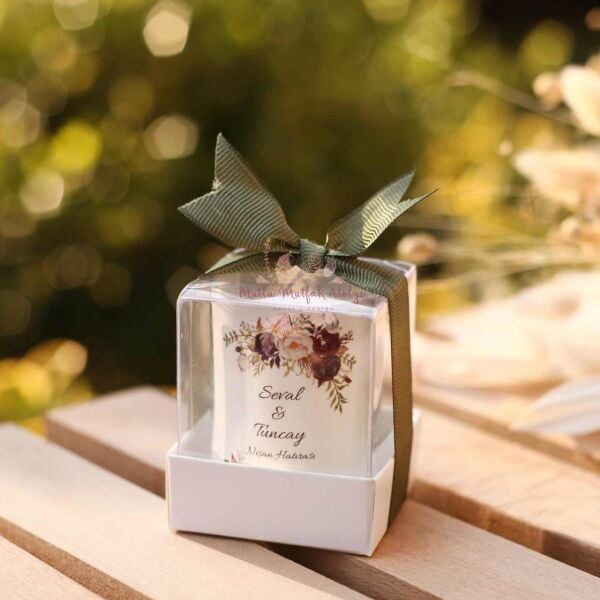 Hediyelik Kutulu Mum Çiçek Konseptli