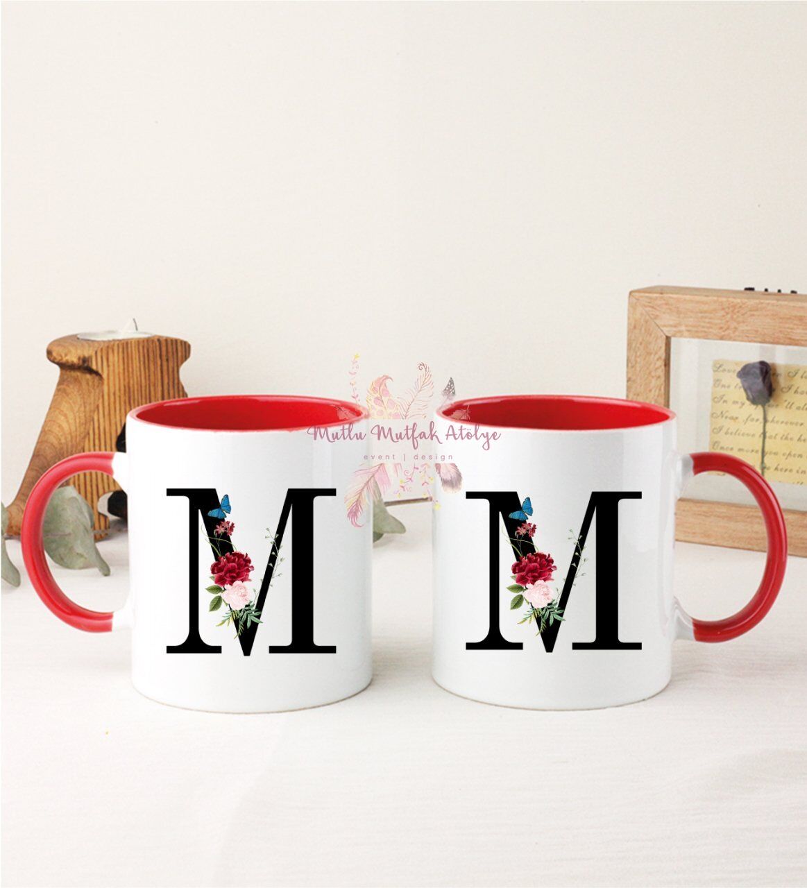 M Harfi Çiçek Desenli İkili Kırmızı Kupa Bardak
