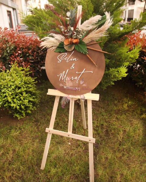 Çiçekli Ahşap Karşılama Panosu