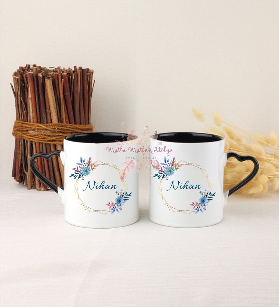 Kişiye Özel Anneler Günü İsimli İkili Siyah Kalpli Kupa Bardak