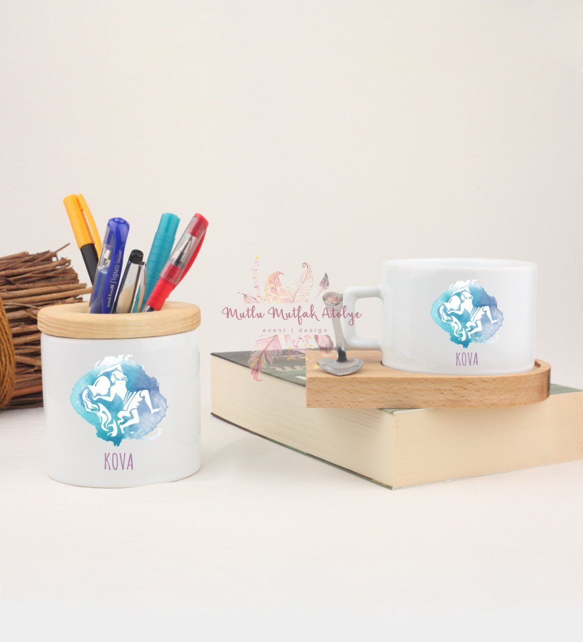 Ahşap Altlıklı Fincan ve Kalemlik Seti  Kova Burcu