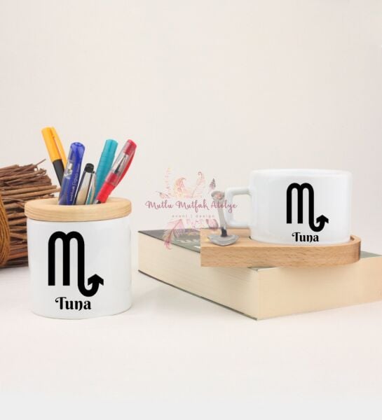 Kişiye Özel Ahşap Altlıklı Fincan ve Kalemlik Seti Akrep Burcu