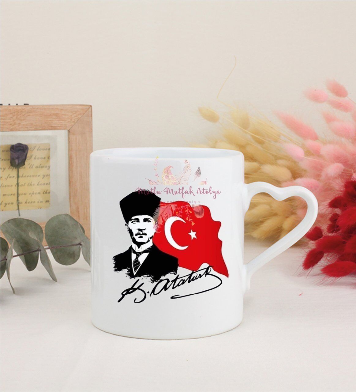 Öğretmenler Günü Hediyesi Atatürk  Beyaz Kalpli Kupa Bardak
