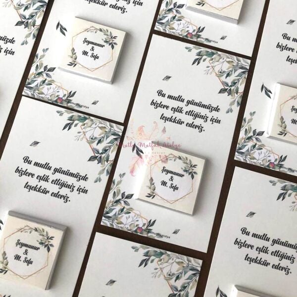 Hediyelik Çikolatalı Kart Çiçek Desenli