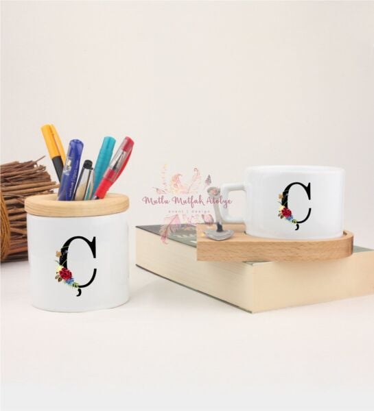 Ç Harfi Çiçek Desenli Kalemlik ve Ahşap Altlıklı Fincan
