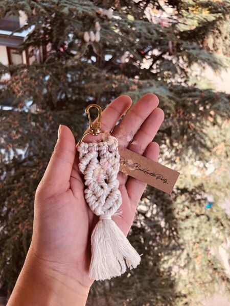 Kraft Etiketli Makrome Anahtarlık