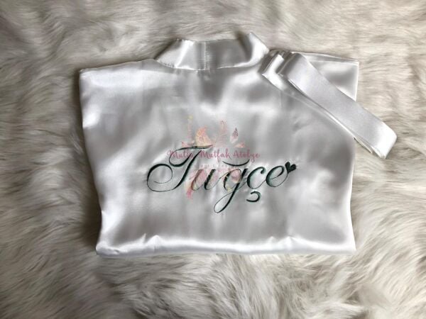 İsimli Yeşil Nakışlı Uzun Sabahlık ve Uzun İç Elbise Takımı