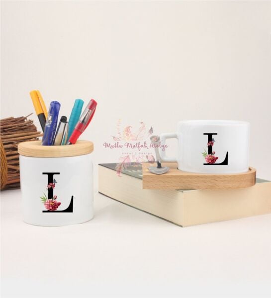L Harfi Çiçek Desenli Kalemlik ve Ahşap Altlıklı Fincan