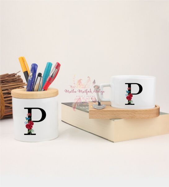 P Harfi Çiçek Desenli Kalemlik ve Ahşap Altlıklı Fincan