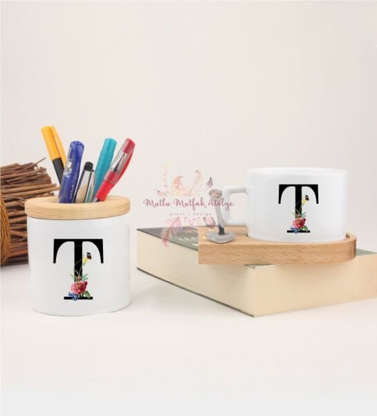 T Harfi Çiçek Desenli Kalemlik ve Ahşap Altlıklı Fincan