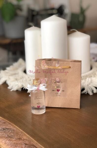 Hediyelik Kurdeleli Kolonya ve Karton Çanta Seti