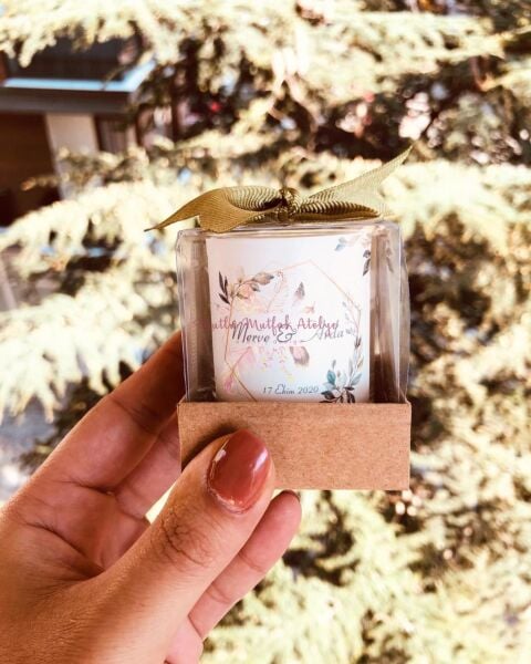 Hediyelik Kutulu Mum Çiçek Konseptli