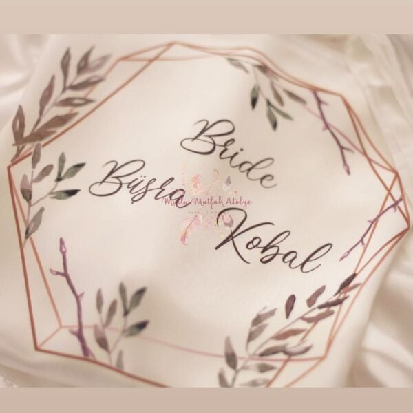 İsimli Baskılı Sabahlık Çiçekli