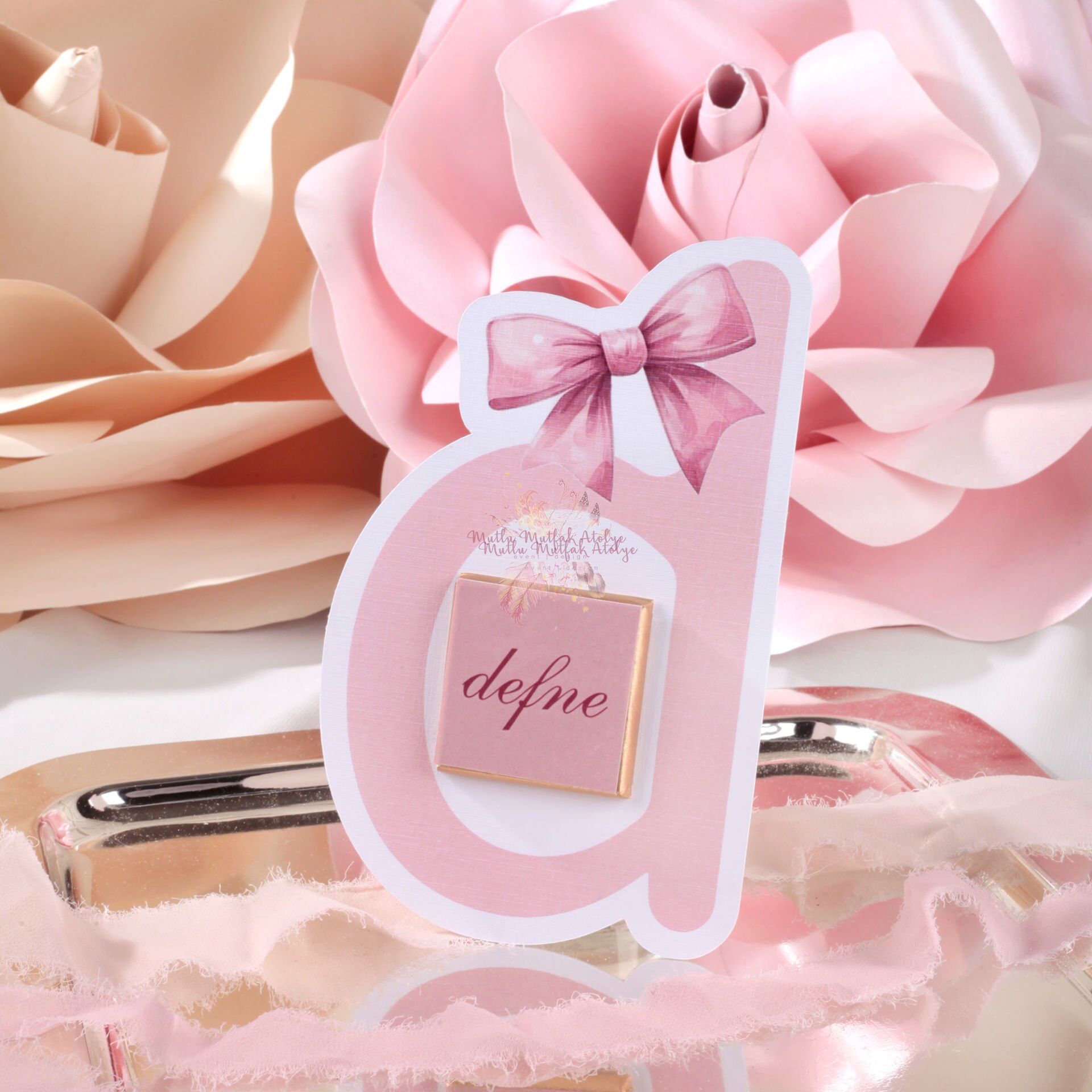 Hediyelik Oval Tasarım Çikolatalı Kart