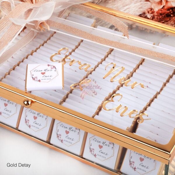 İsimli Cam Kutulu Çiçek Süslemeli Söz Nişan Çikolatası (150 Ad. Çikolata)