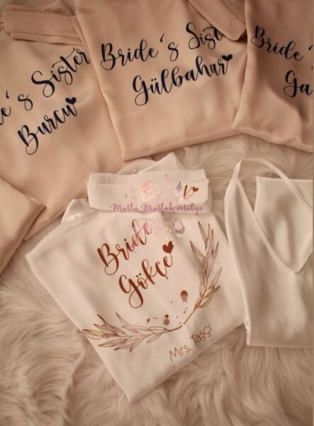 İsimli Baskılı Sabahlık Gold Çiçek Motifli