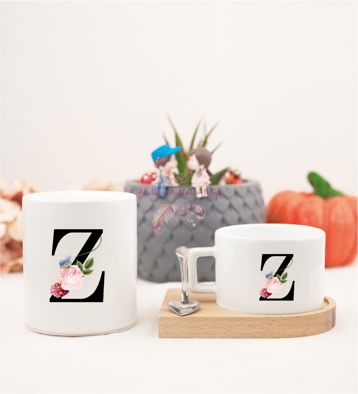 Z Harfi Çiçek Desenli Ahşap Altlıklı Fincan ve Kumbara