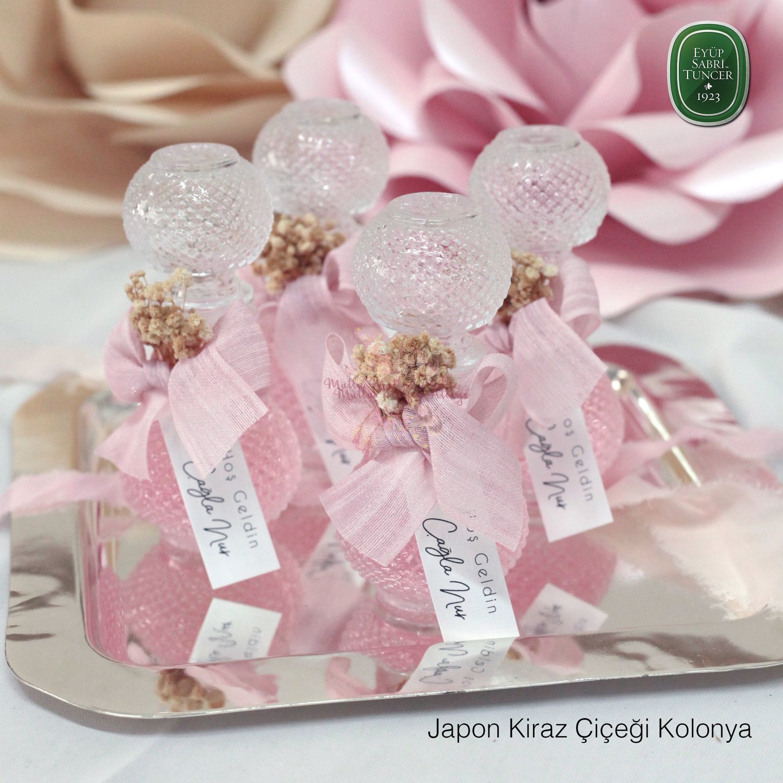 Desenli Cam Şişe Çiçek Süslemeli Japon Kiraz Çiçeği Kolonyası