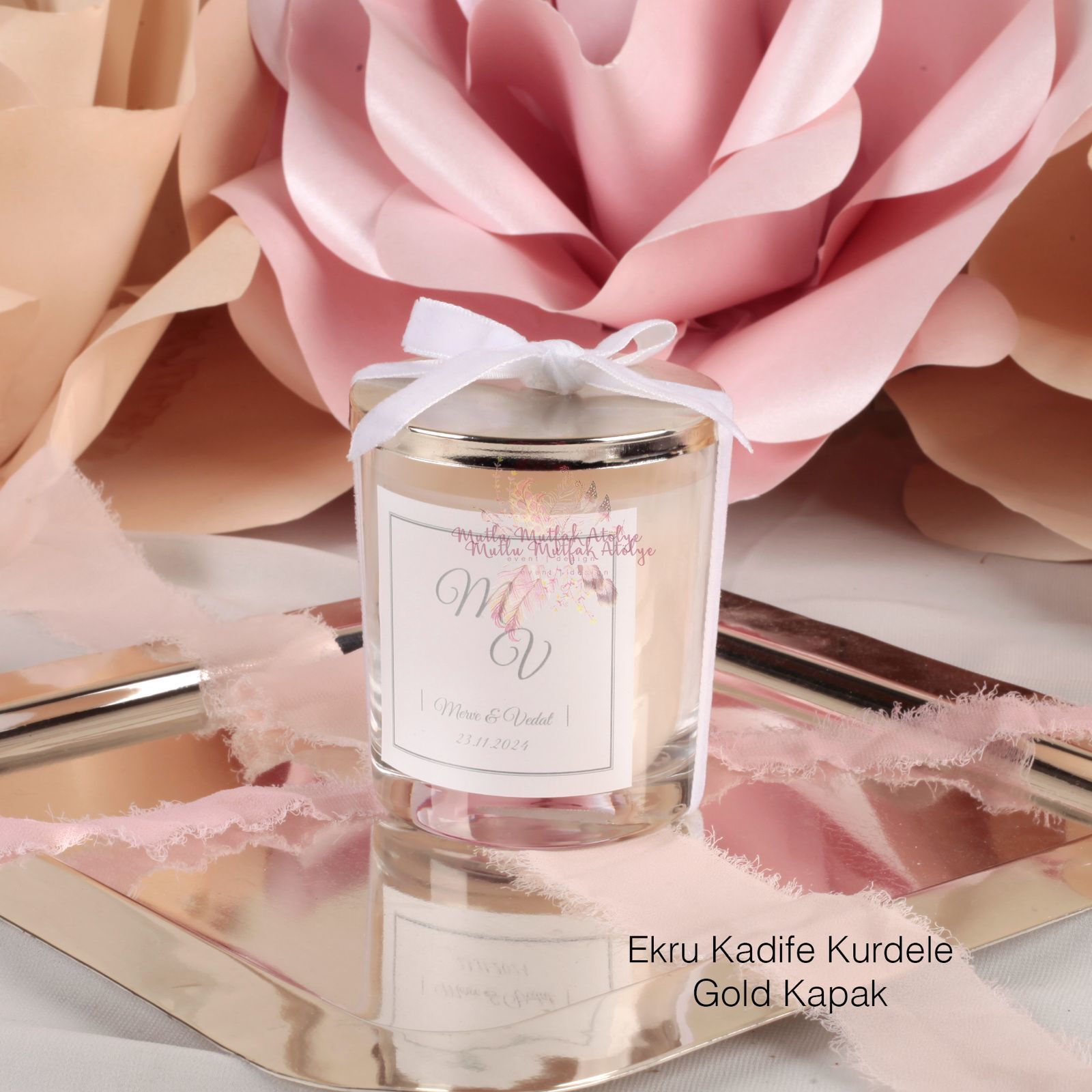 Hediyelik Büyük Boy Kapaklı Kadife Kurdeleli Vanilya Kokulu Mum