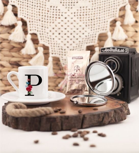 P Harfi Çiçek Desenli Aynalı Kahve Fincanı