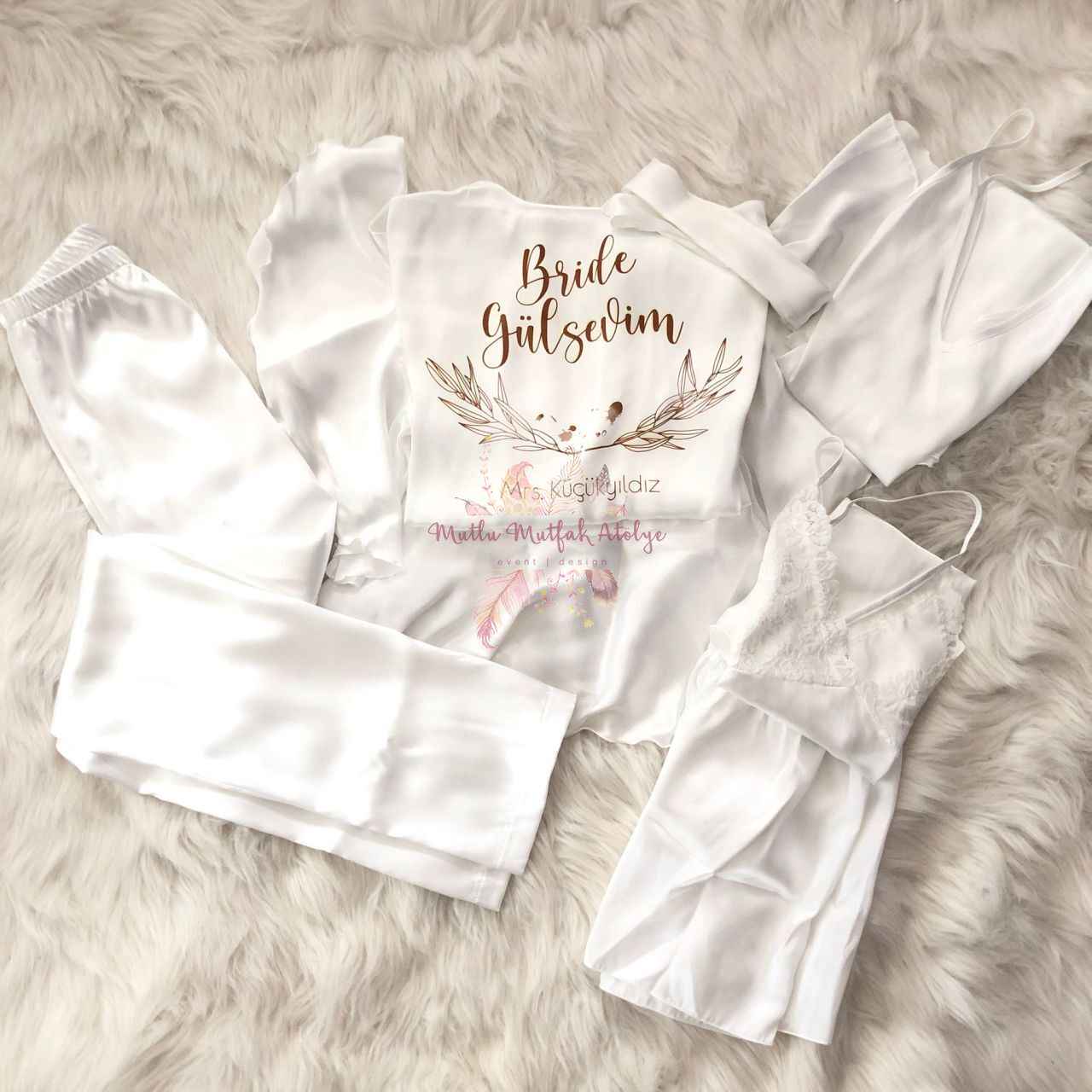 Volanlı İsimli Baskılı Sabahlık Seti