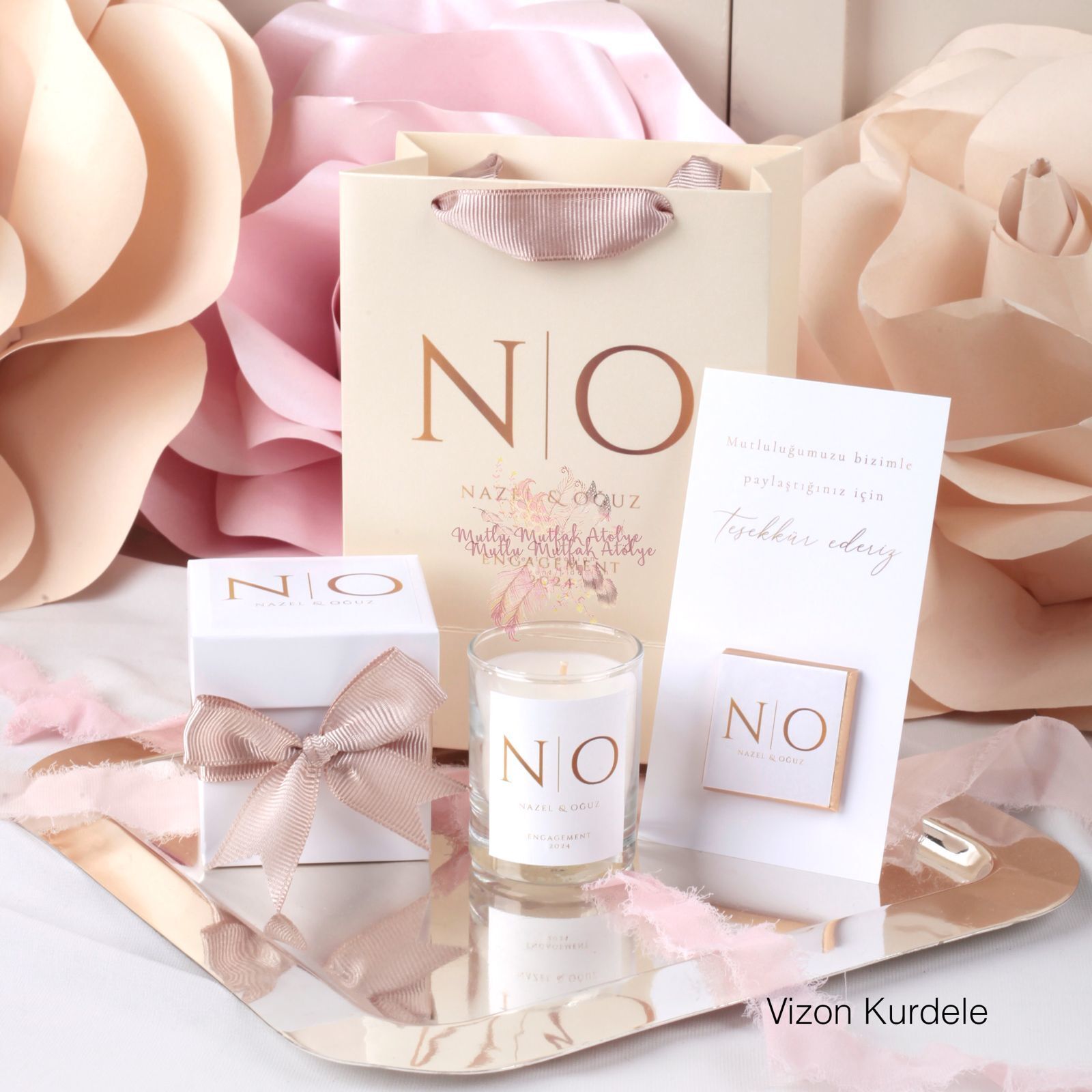 Hediyelik Kutulu Kokulu Mum, Çikolatalı Kart ve Baskılı Karton Çanta Seti