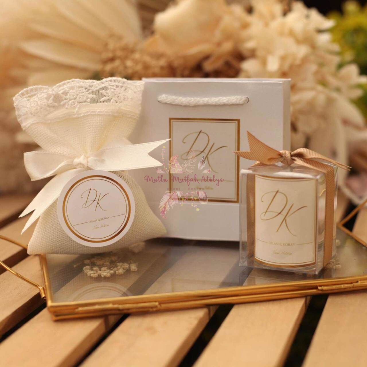 Hediyelik Kokulu Mum Karton Çanta Seti ve Lavanta Kesesi