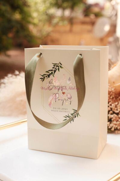 İsimli Karton Çanta Yeşil Konsept